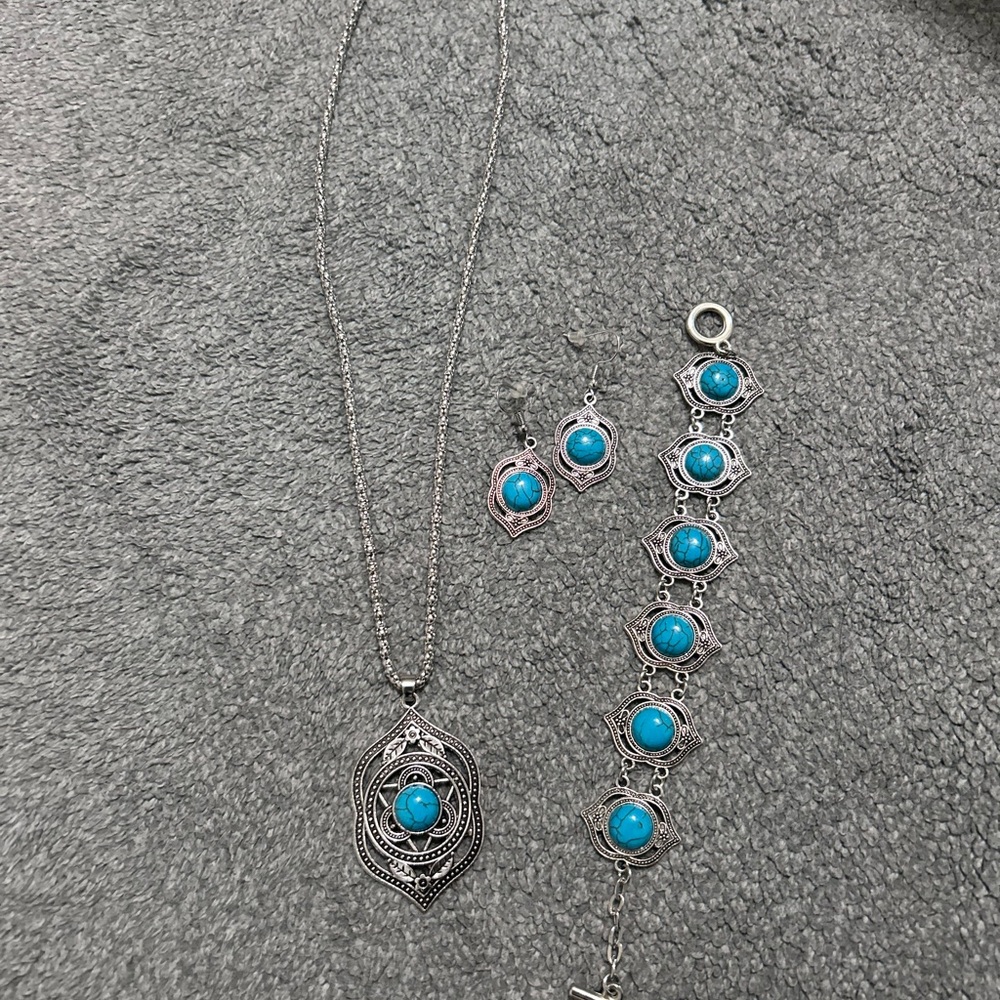 Turquoise Stone Silver Pendant Necklace, Bracelet & Earrings Set